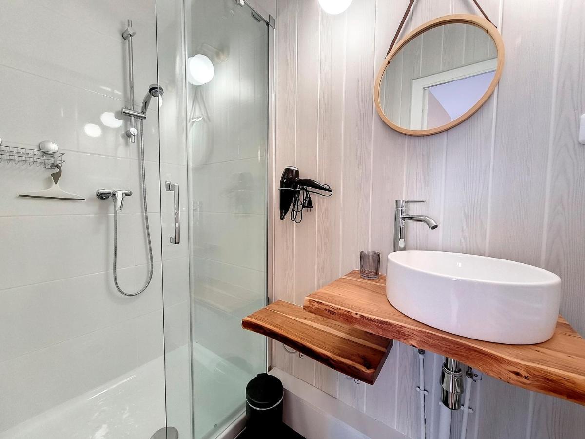 Apartment Le Refuge / Pied-a-terre Pragmatique *